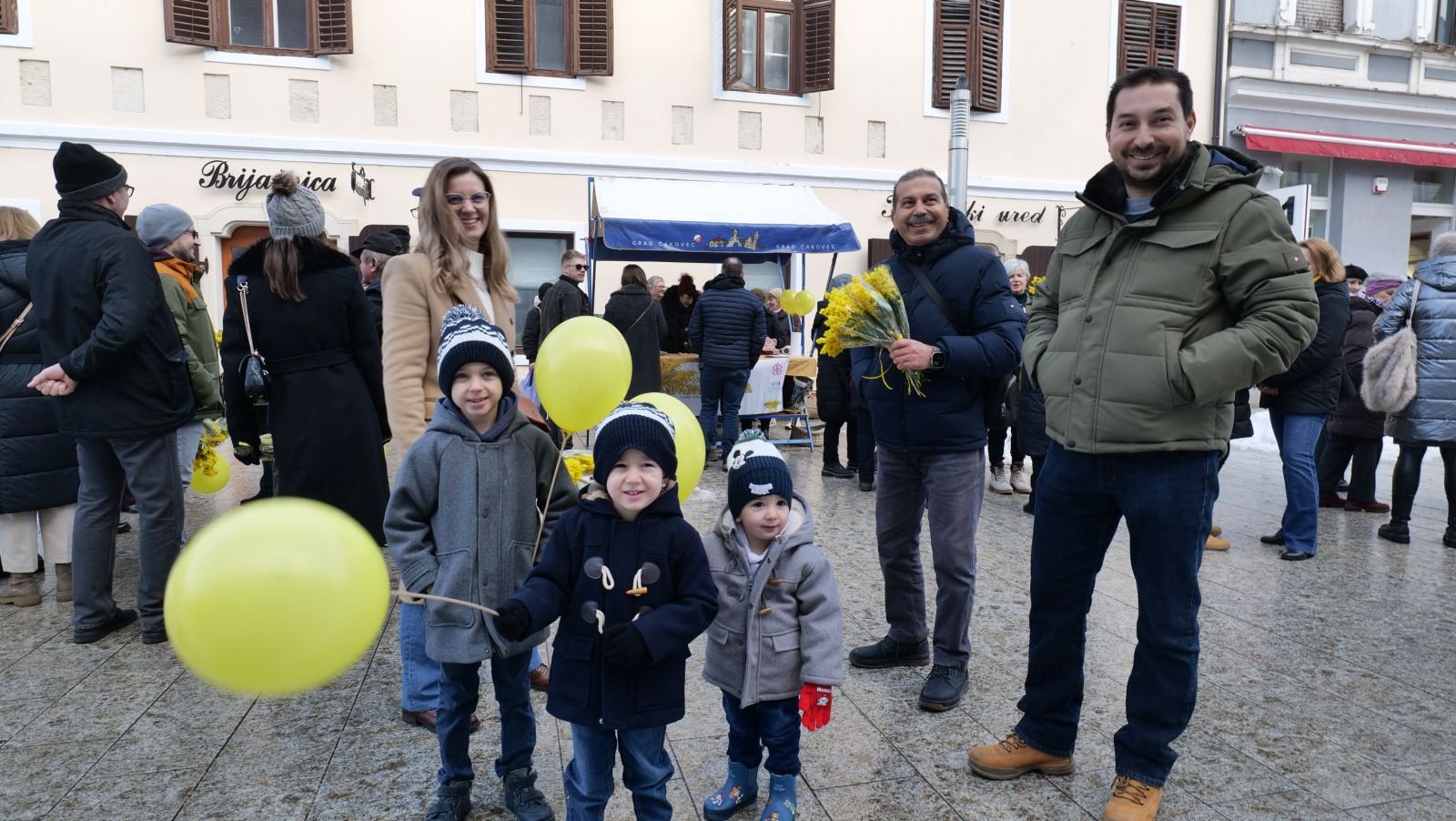 DAN MIMOZA Na Trgu Republike u tijeku tradicionalna akcija podizanja svijesti o raku vrata maternice (25)