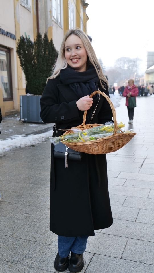 DAN MIMOZA Na Trgu Republike u tijeku tradicionalna akcija podizanja svijesti o raku vrata maternice (27)