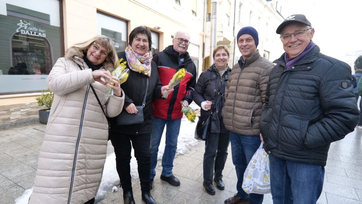 DAN MIMOZA Na Trgu Republike u tijeku tradicionalna akcija podizanja svijesti o raku vrata maternice (3)
