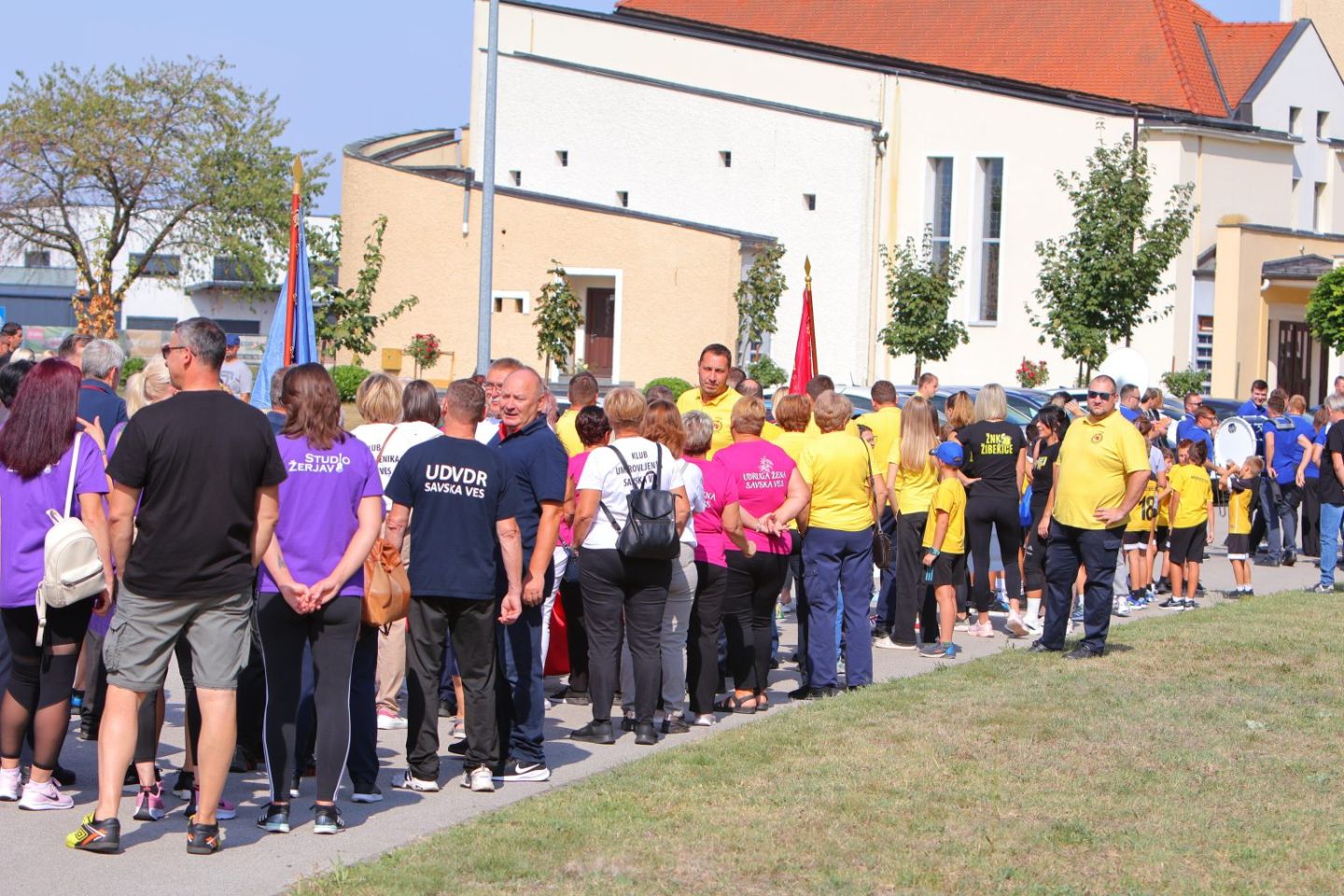 DAN MJESTA Savska Ves slavila uz budnicu, mimohod i nogomet (28)