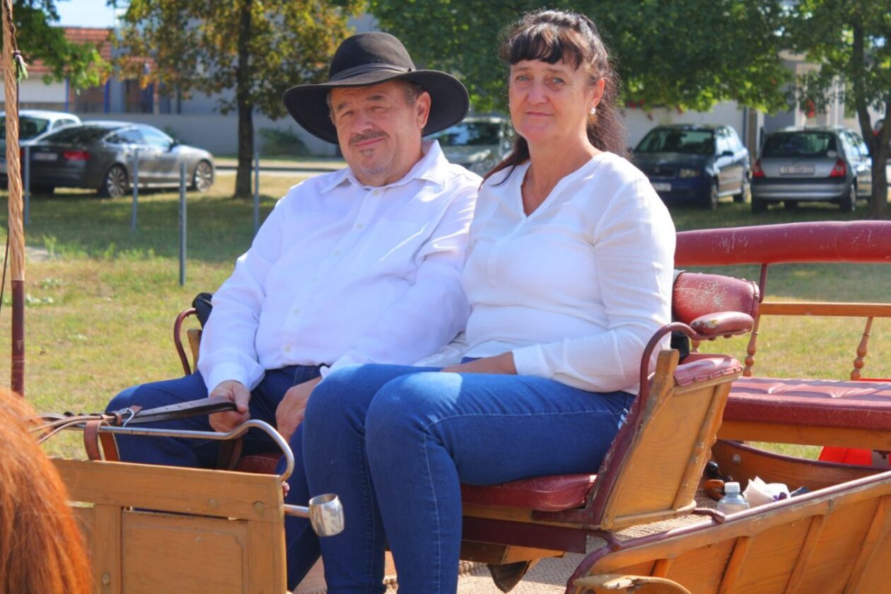 DAN MJESTA Savska Ves slavila uz budnicu, mimohod i nogomet (33) DAN MJESTA Savska Ves slavila uz budnicu, mimohod i nogomet (33)