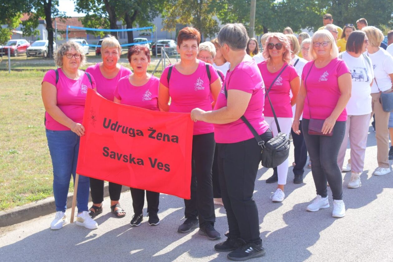 DAN MJESTA Savska Ves slavila uz budnicu, mimohod i nogomet (37) DAN MJESTA Savska Ves slavila uz budnicu, mimohod i nogomet (37)