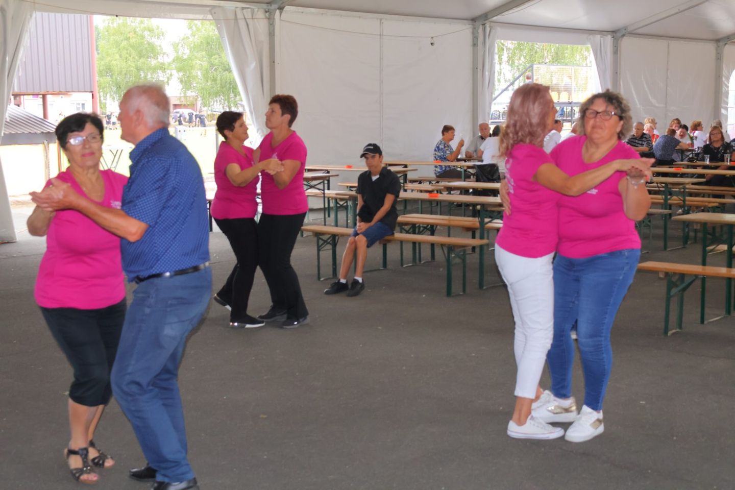 DAN MJESTA Savska Ves slavila uz budnicu, mimohod i nogomet (9)