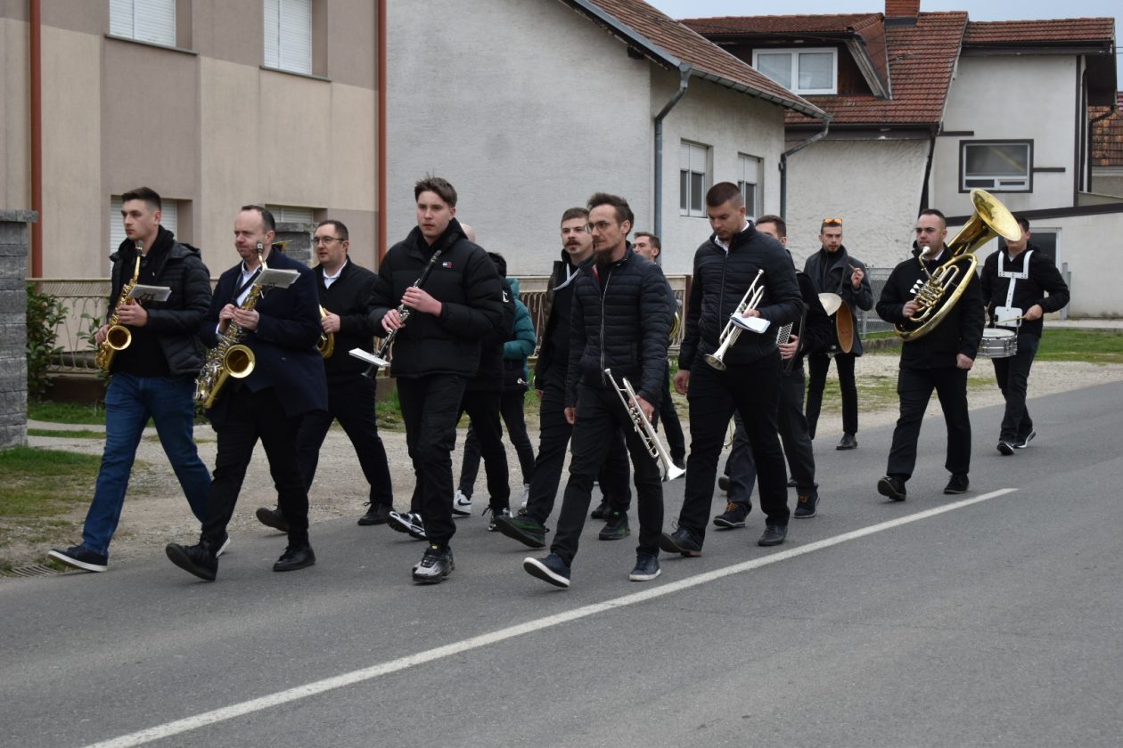 DAN PALINOVCA MIMOHOD (1) DAN PALINOVCA MIMOHOD (1)