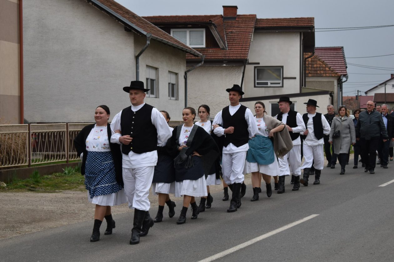 DAN PALINOVCA MIMOHOD (10) DAN PALINOVCA MIMOHOD (10)