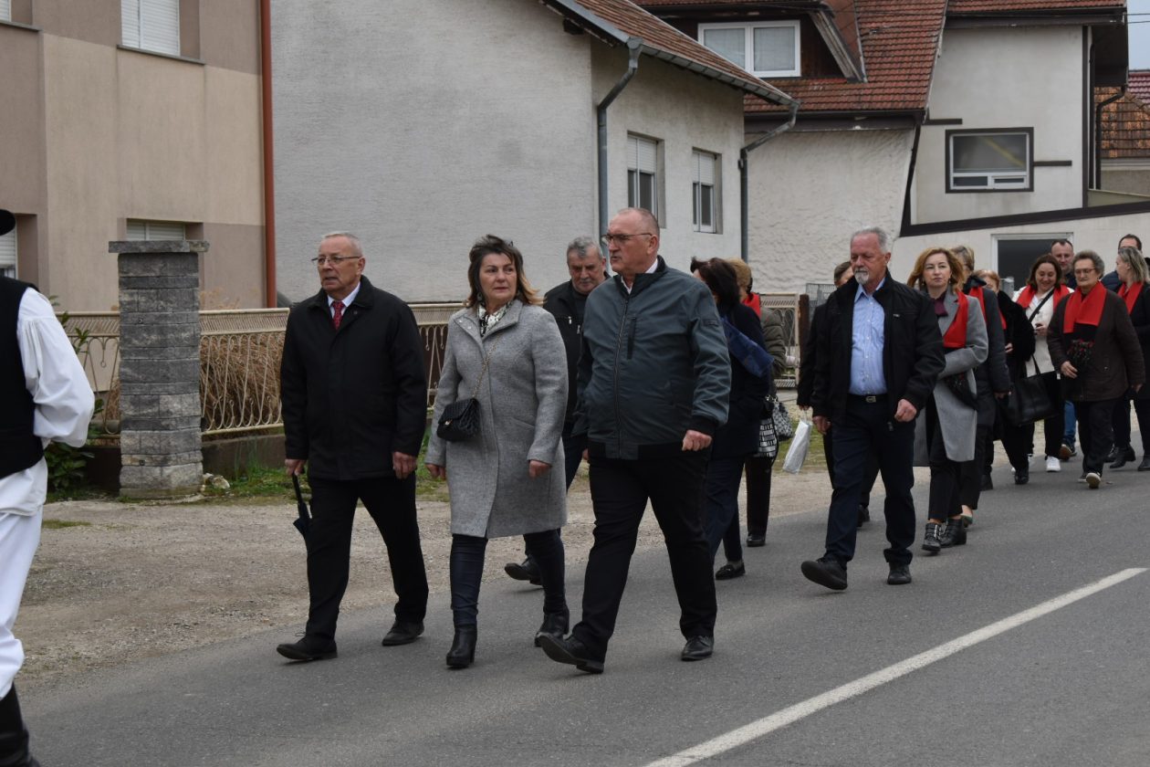 DAN PALINOVCA MIMOHOD (13) DAN PALINOVCA MIMOHOD (13)