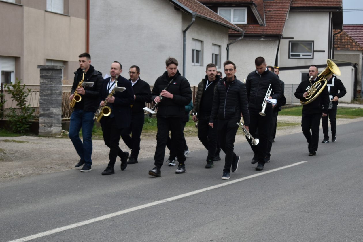 DAN PALINOVCA MIMOHOD (17) DAN PALINOVCA MIMOHOD (17)