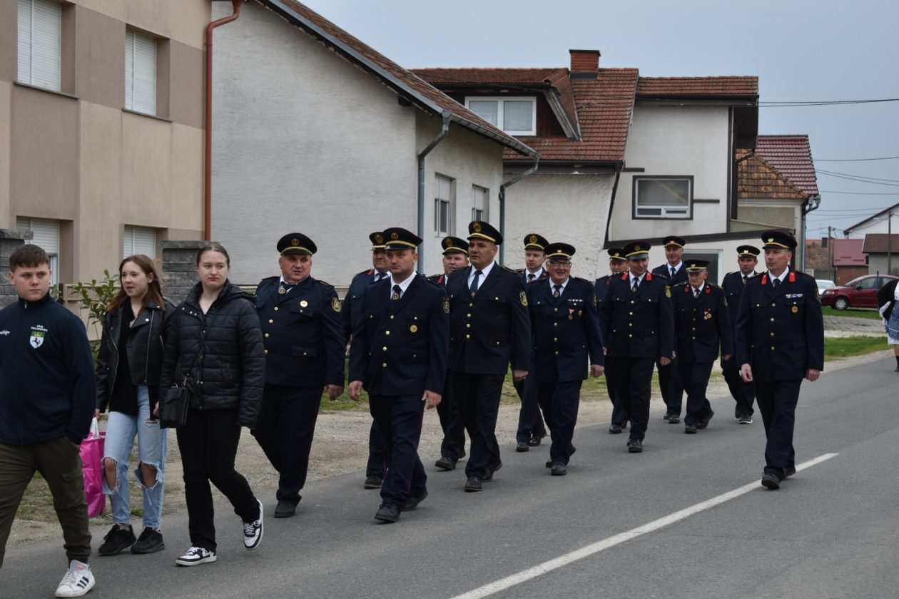 DAN PALINOVCA MIMOHOD (8) DAN PALINOVCA MIMOHOD (8)