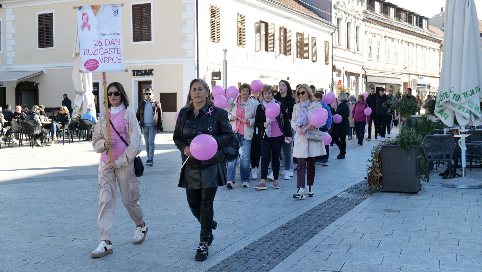 DAN RUŽIČASTE VRPCE Čakovčanke hodale za prevenciju i poručile Odlazak na pregled spašava život (12) DAN RUŽIČASTE VRPCE Čakovčanke hodale za prevenciju i poručile Odlazak na pregled spašava život (12)