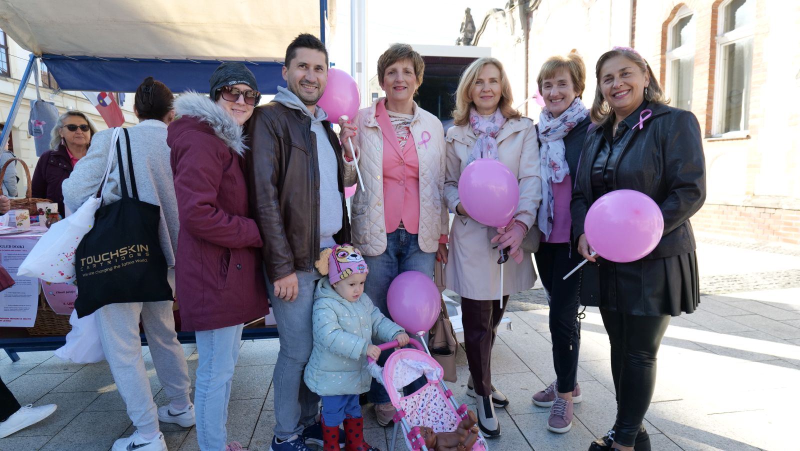 DAN RUŽIČASTE VRPCE Čakovčanke hodale za prevenciju i poručile Odlazak na pregled spašava život (18) DAN RUŽIČASTE VRPCE Čakovčanke hodale za prevenciju i poručile Odlazak na pregled spašava život (18)