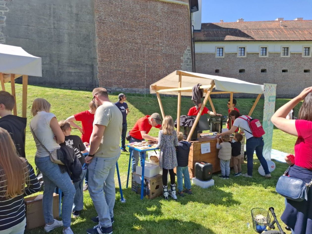 DAN TEHNIČKE KULTURE Perivoj Zrinskih pretvoren u centar robotike, znanja i kreativnosti (2)