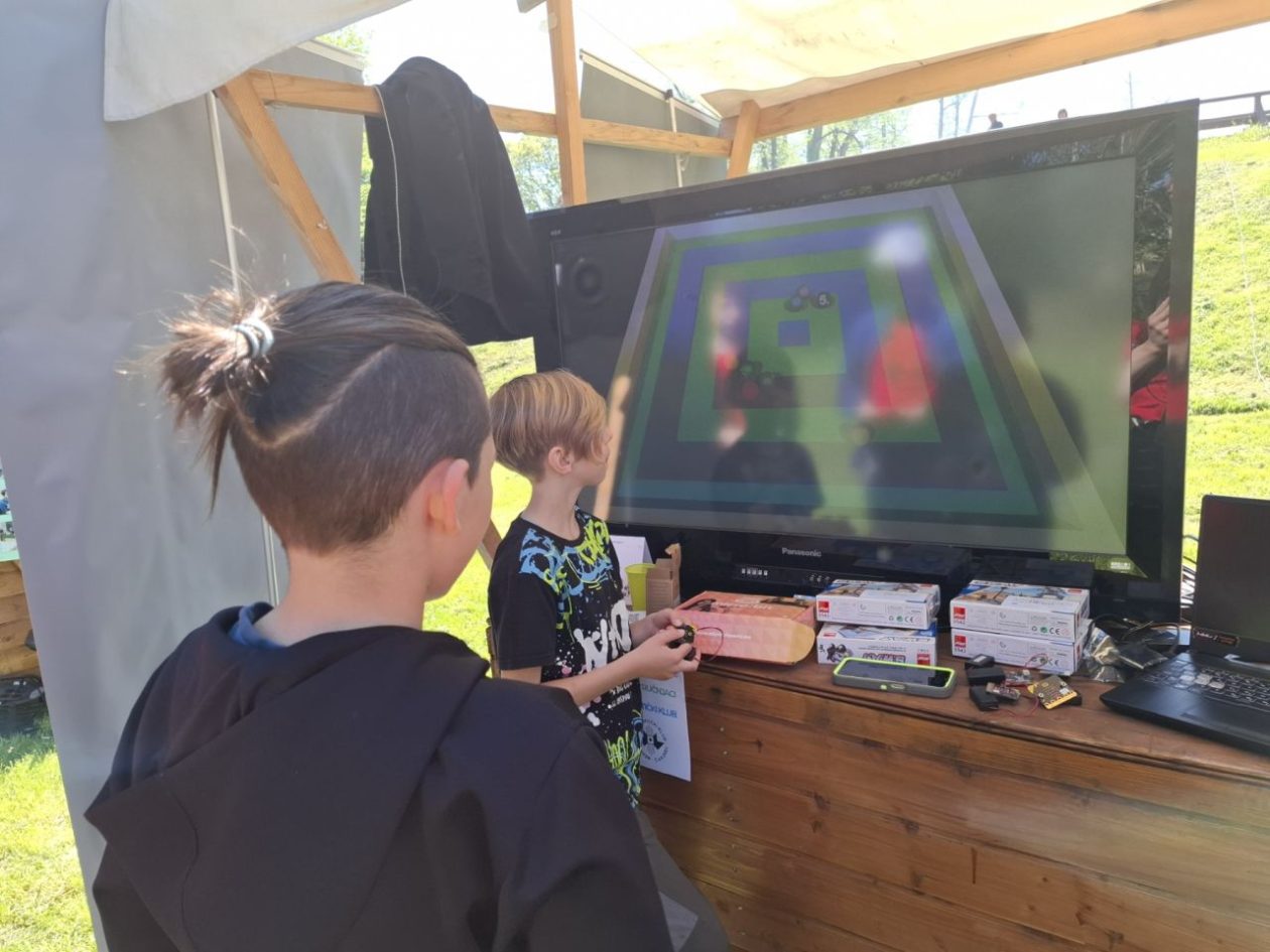 DAN TEHNIČKE KULTURE Perivoj Zrinskih pretvoren u centar robotike, znanja i kreativnosti (3)