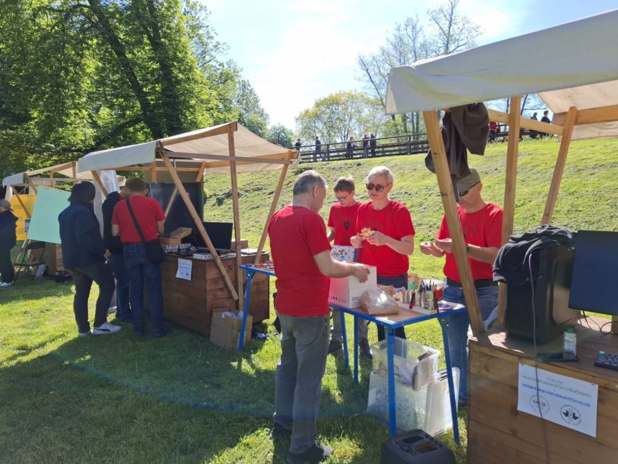 DAN TEHNIČKE KULTURE Perivoj Zrinskih pretvoren u centar robotike, znanja i kreativnosti (6)