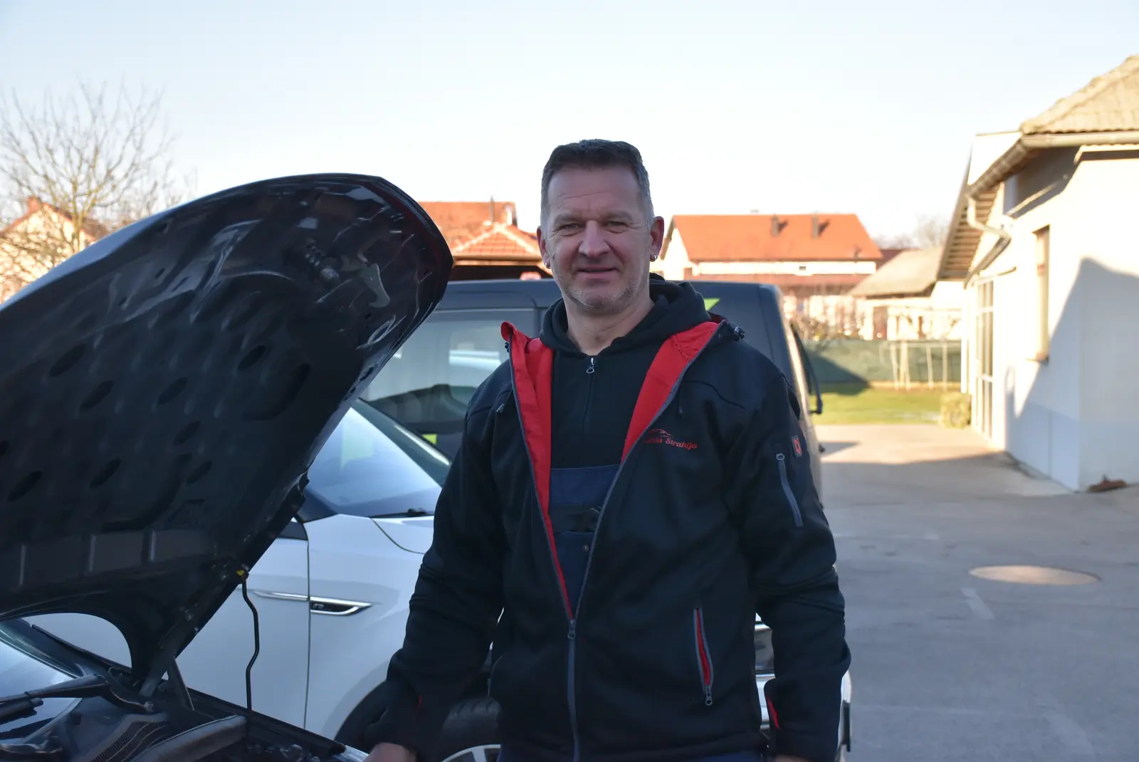 DANAS JE NJIHOV DAN Automehaničar Dražen Strahija (3) DANAS JE NJIHOV DAN Automehaničar Dražen Strahija (3)