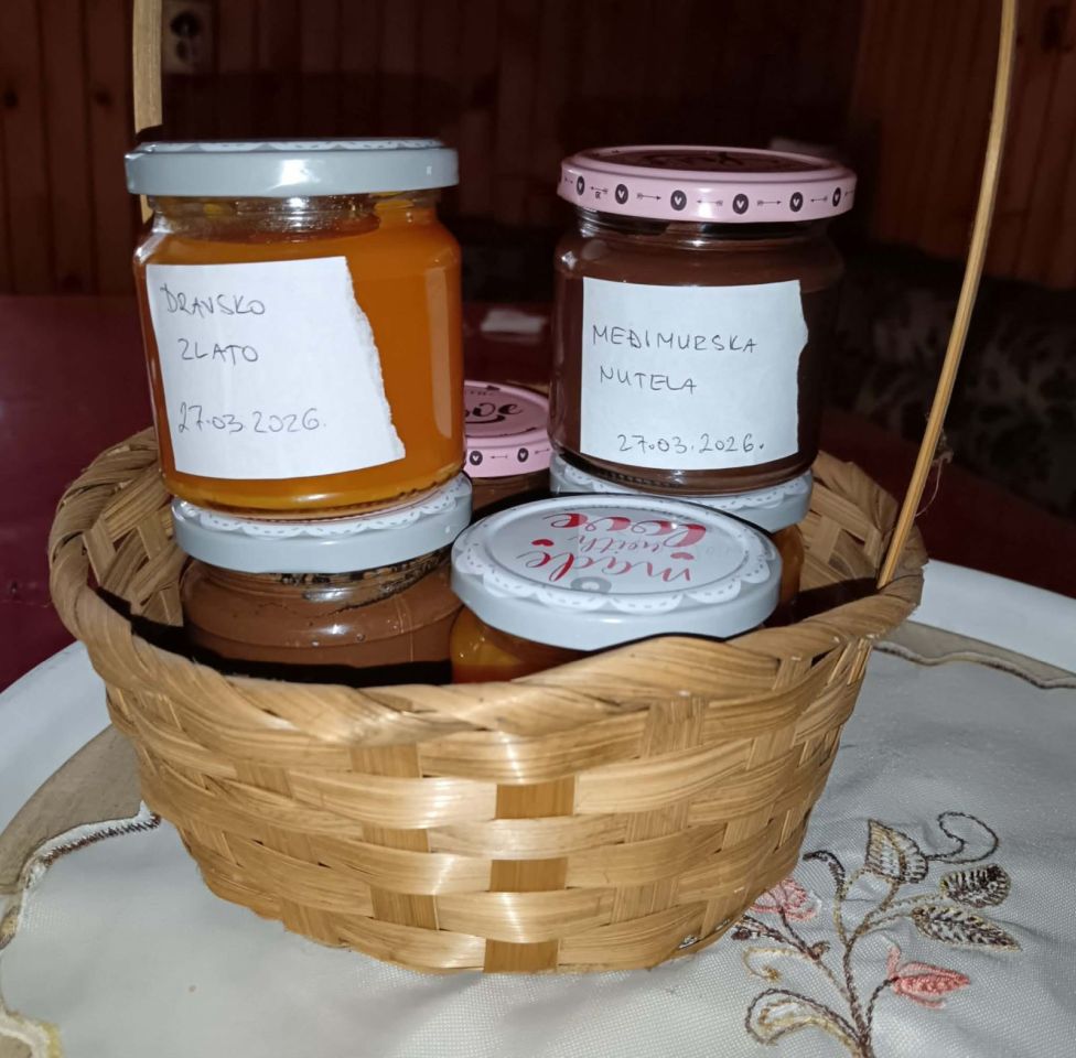 DANIELA SAVANOVIĆ IZ PRELOGA Kreativne slastice iz kućnog laboratorija (2)