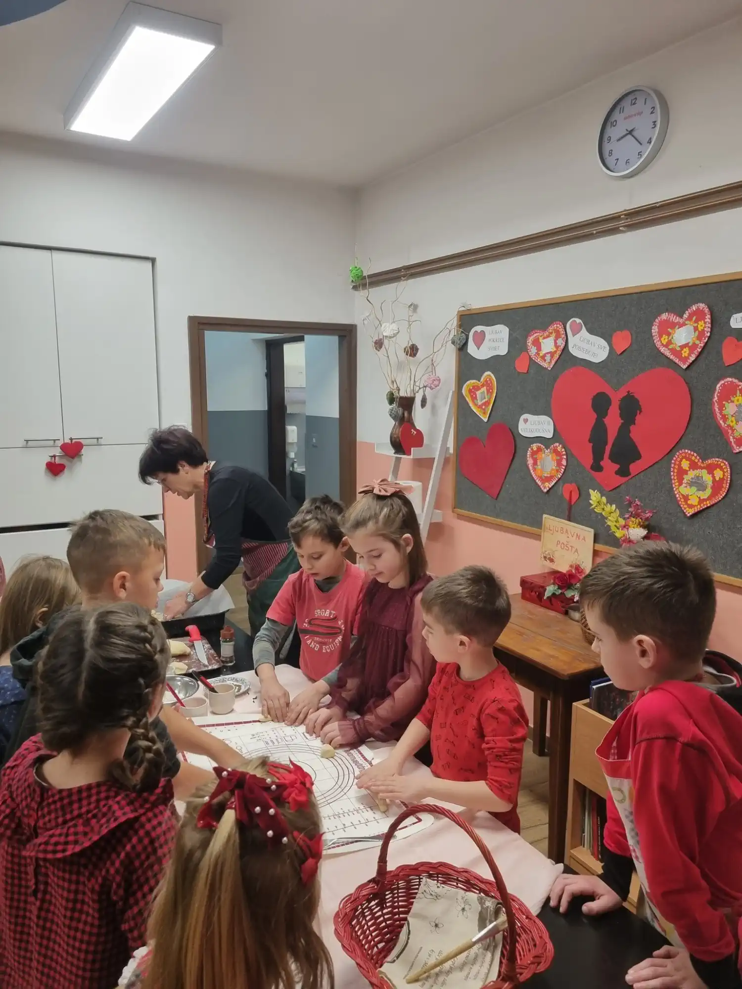 DEKANOVEC Ftičeki se ženiju – učenici Područne škole Florijana Andrašeca oživjeli stari međimurski običaj (5) DEKANOVEC Ftičeki se ženiju – učenici Područne škole Florijana Andrašeca oživjeli stari međimurski običaj (5)