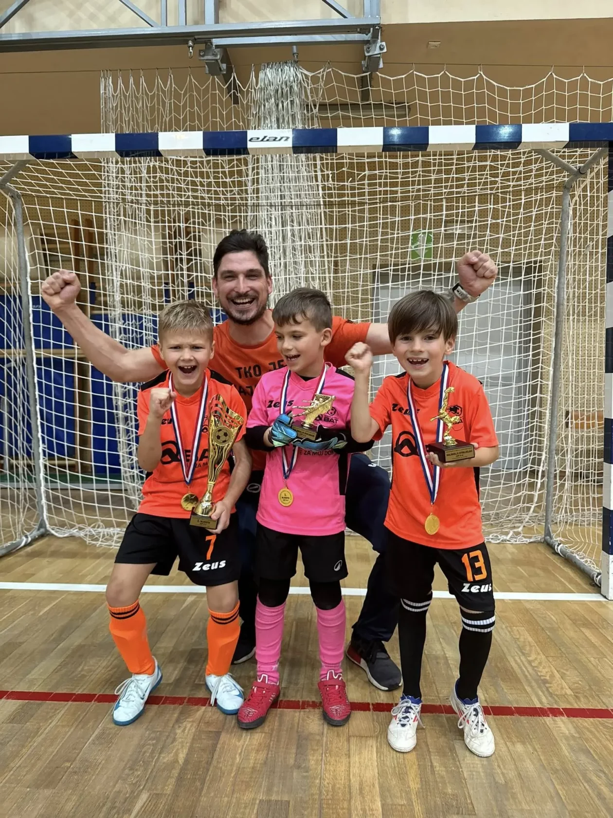 DINAMO-ZELENKO-BAT (13)