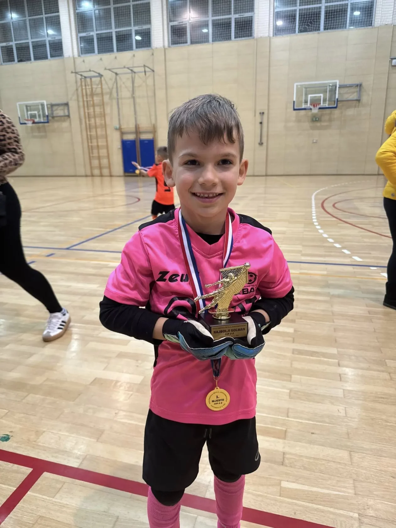 DINAMO-ZELENKO-BAT (5)