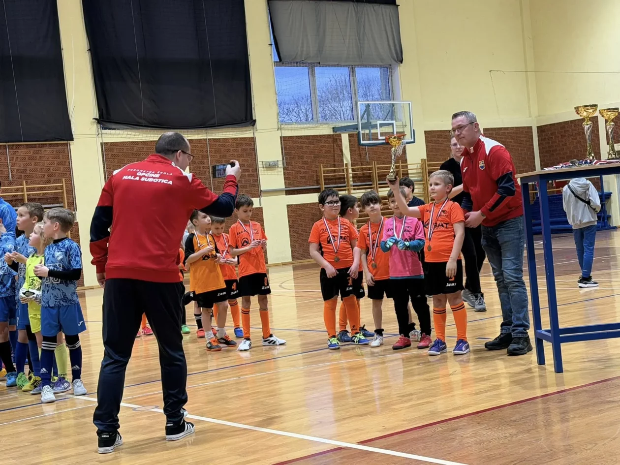 DINAMO-ZELENKO-BAT U-8 (21) DINAMO-ZELENKO-BAT U-8 (21)