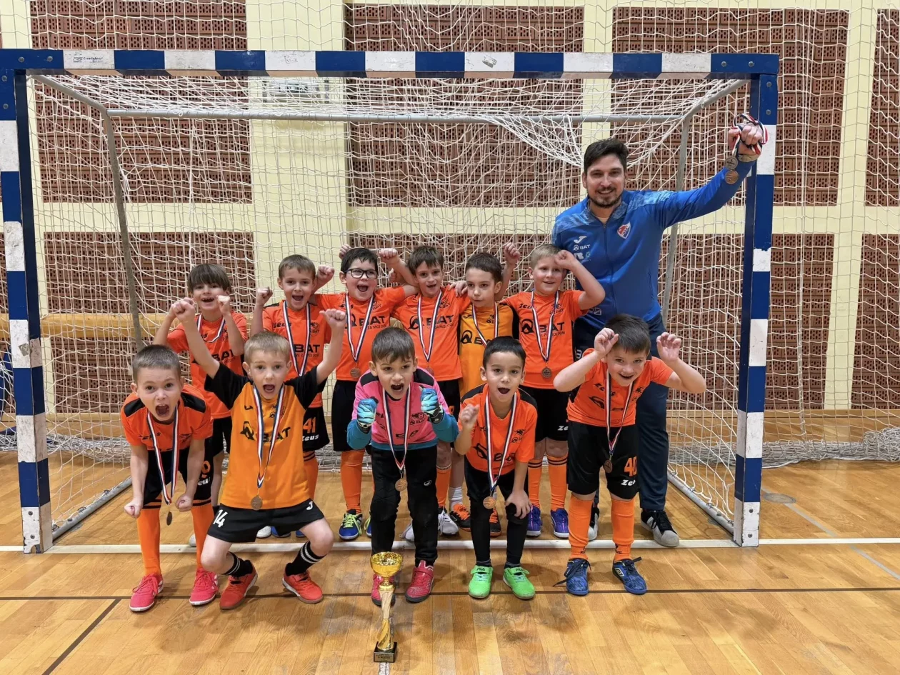 DINAMO-ZELENKO-BAT U-8 (23) DINAMO-ZELENKO-BAT U-8 (23)