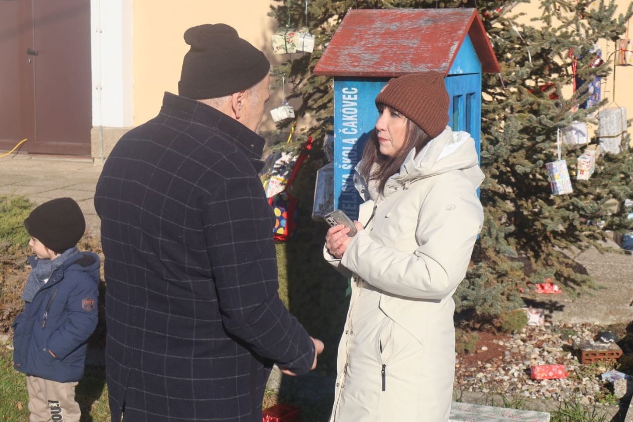 DJEČJI DOČEK Veselo podne u Mačkovcu slavi se ispred Društvenog doma (13)