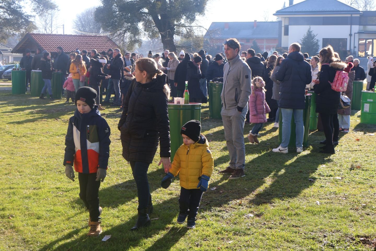 DJEČJI DOČEK Veselo podne u Mačkovcu slavi se ispred Društvenog doma (5)