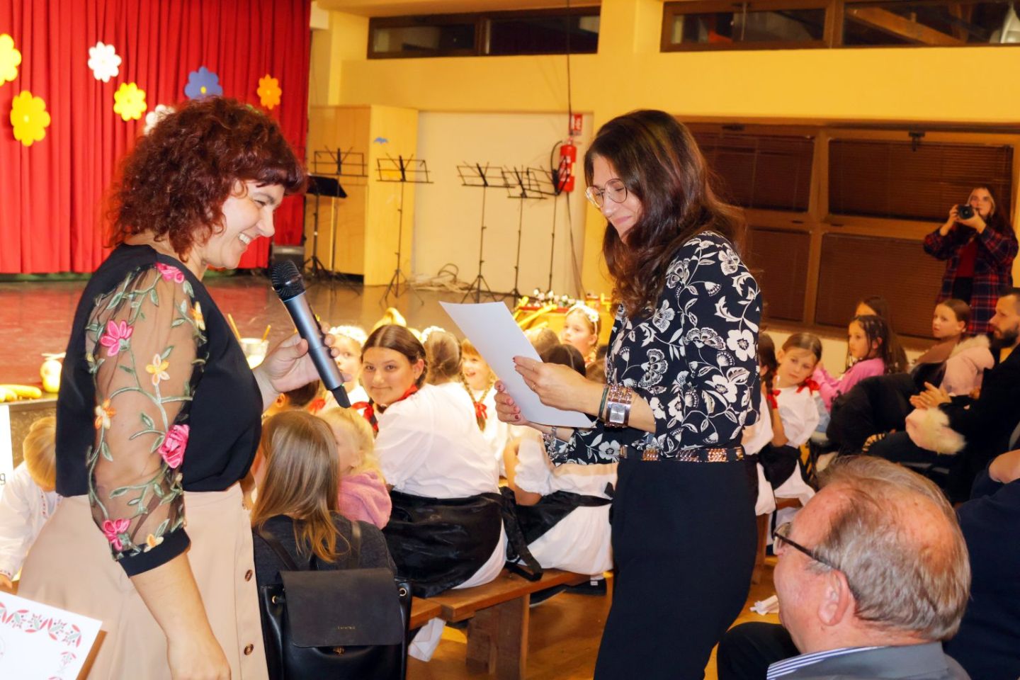 DJEČJI FOLKLORNI SUSRETI Rasplesani mališani iz Međimurja osvojili Žiškovec! (11)