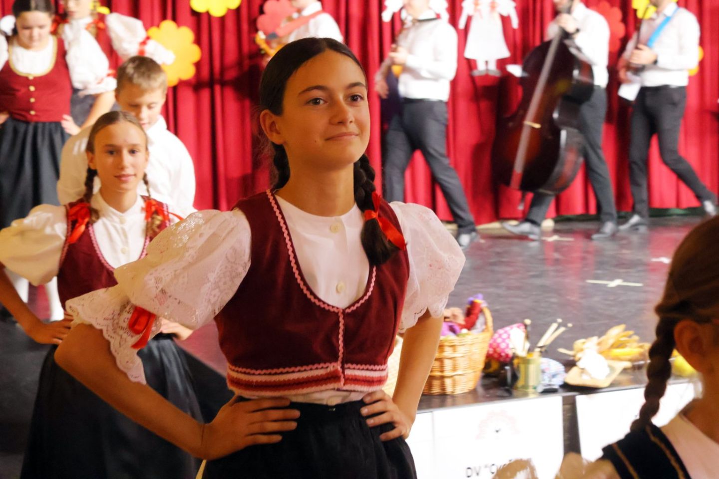 DJEČJI FOLKLORNI SUSRETI Rasplesani mališani iz Međimurja osvojili Žiškovec! (14)