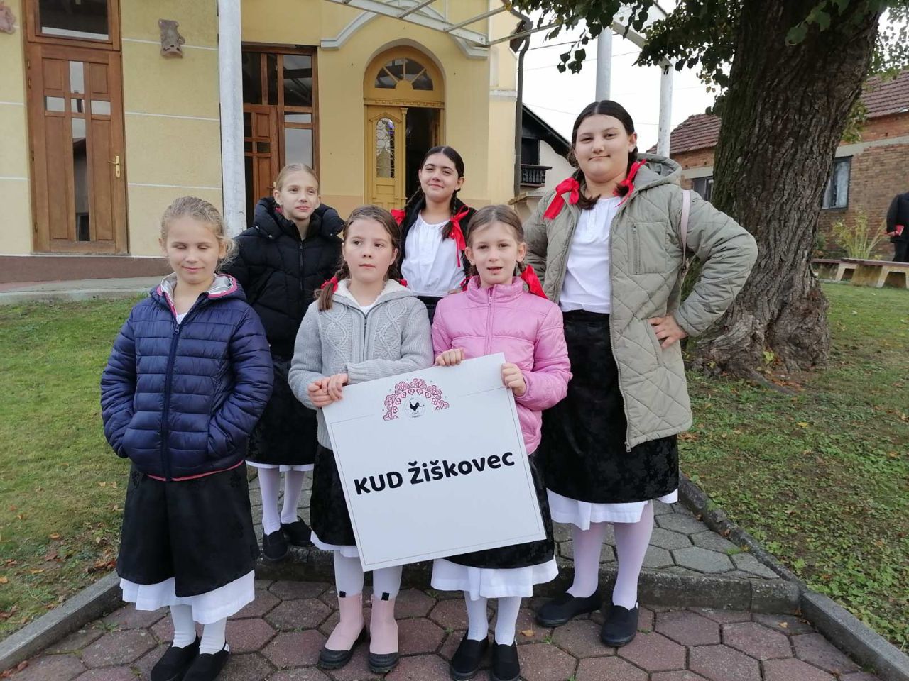 DJEČJI FOLKLORNI SUSRETI Rasplesani mališani iz Međimurja osvojili Žiškovec! (2)