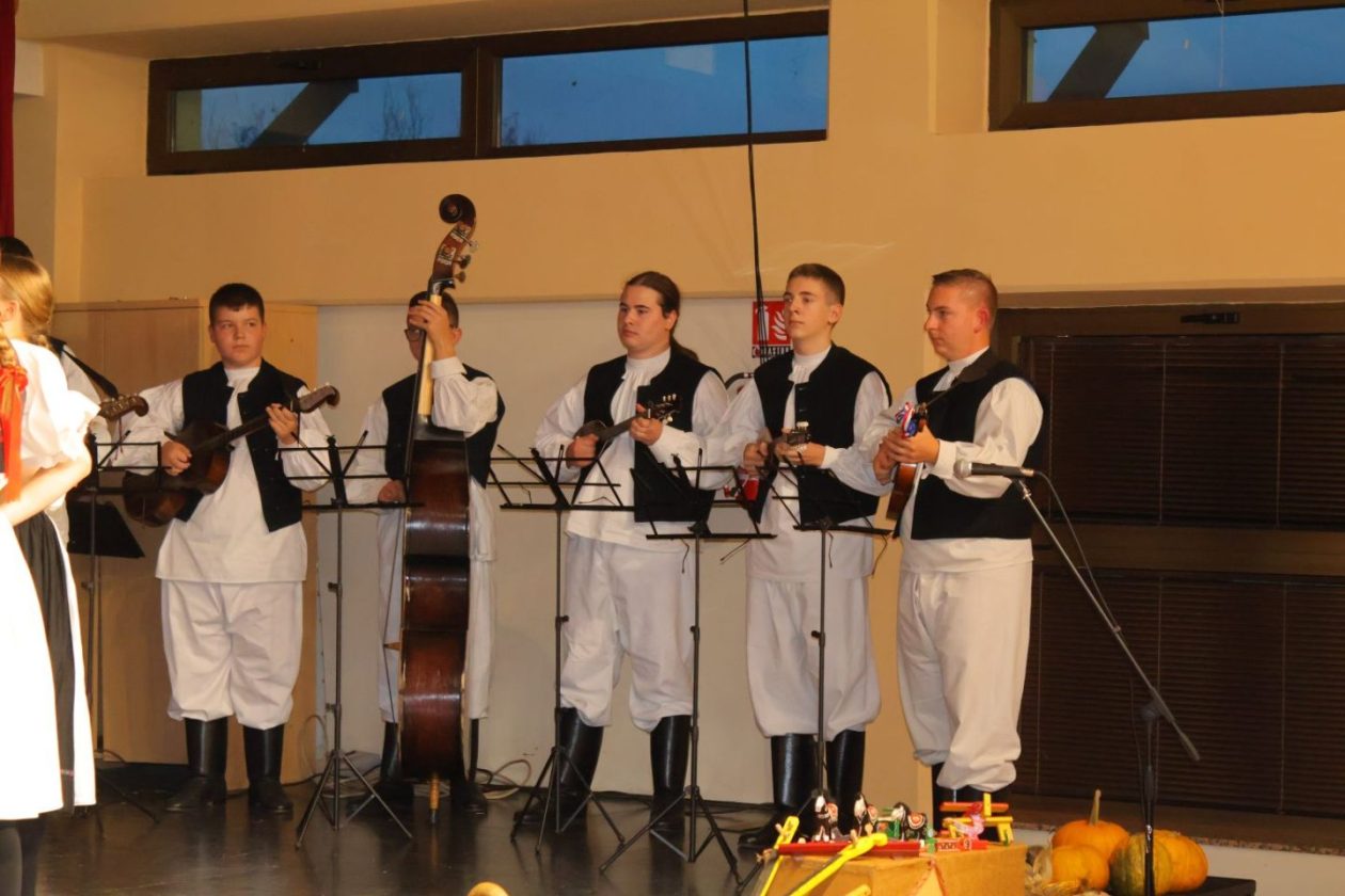 DJEČJI FOLKLORNI SUSRETI Rasplesani mališani iz Međimurja osvojili Žiškovec! (20)