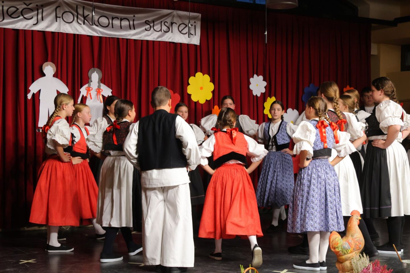 DJEČJI FOLKLORNI SUSRETI Rasplesani mališani iz Međimurja osvojili Žiškovec! (21)