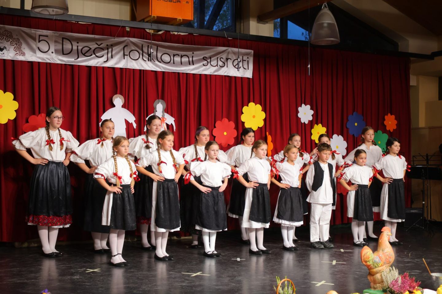 DJEČJI FOLKLORNI SUSRETI Rasplesani mališani iz Međimurja osvojili Žiškovec! (22)