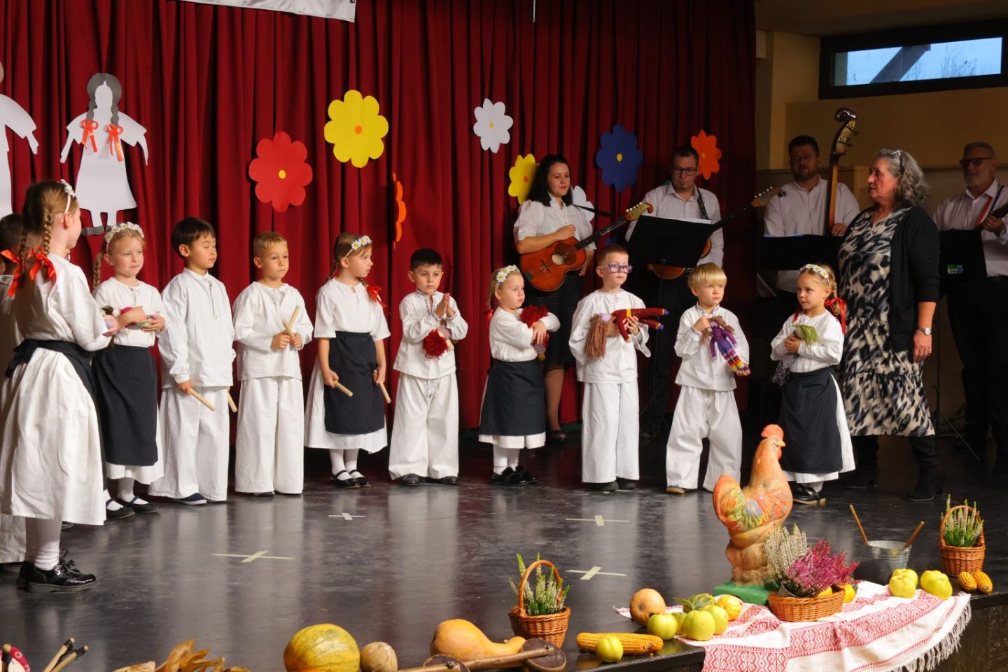 DJEČJI FOLKLORNI SUSRETI Rasplesani mališani iz Međimurja osvojili Žiškovec! (23)