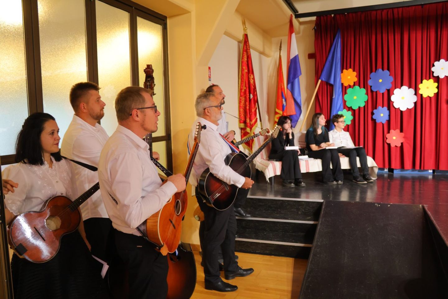 DJEČJI FOLKLORNI SUSRETI Rasplesani mališani iz Međimurja osvojili Žiškovec! (26)