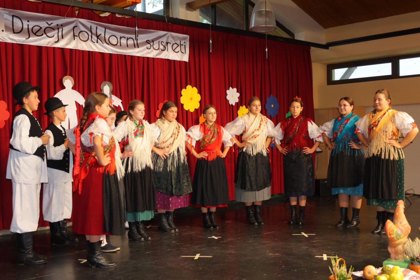 DJEČJI FOLKLORNI SUSRETI Rasplesani mališani iz Međimurja osvojili Žiškovec! (28)