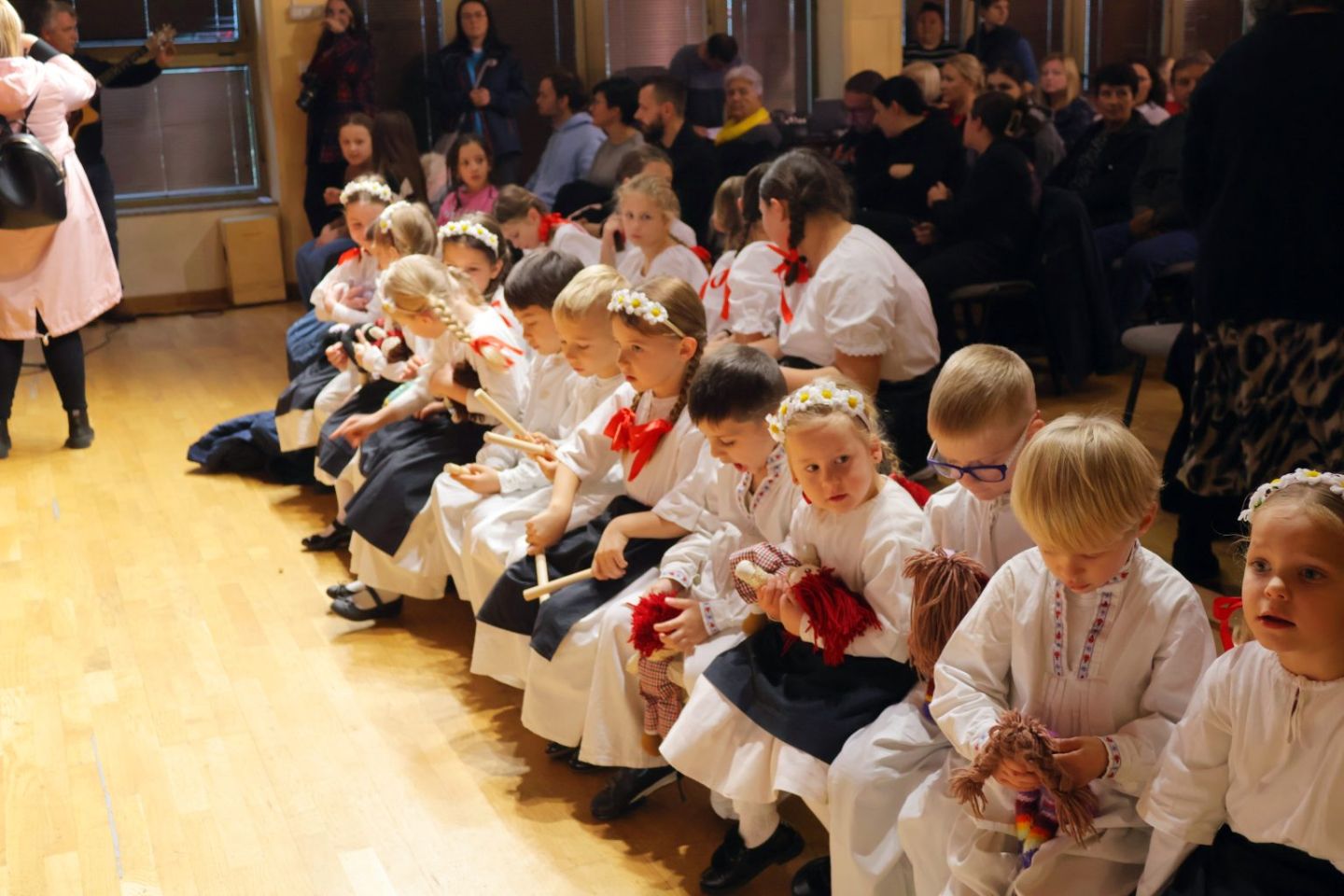 DJEČJI FOLKLORNI SUSRETI Rasplesani mališani iz Međimurja osvojili Žiškovec! (35)