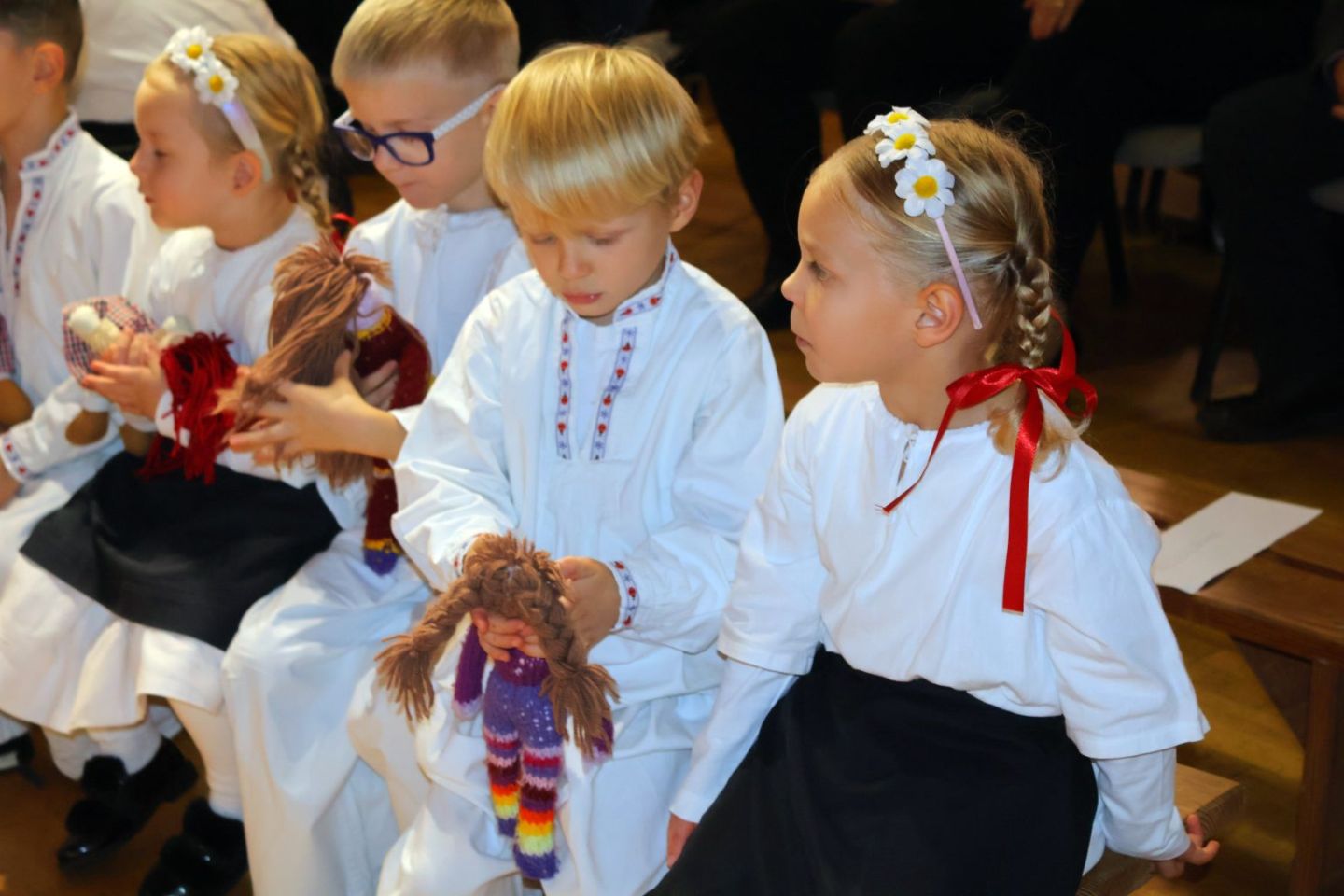 DJEČJI FOLKLORNI SUSRETI Rasplesani mališani iz Međimurja osvojili Žiškovec! (36)