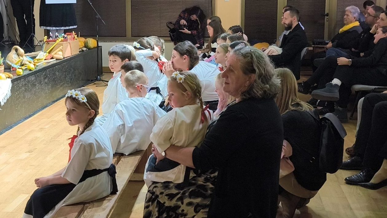 DJEČJI FOLKLORNI SUSRETI Rasplesani mališani iz Međimurja osvojili Žiškovec! (7)
