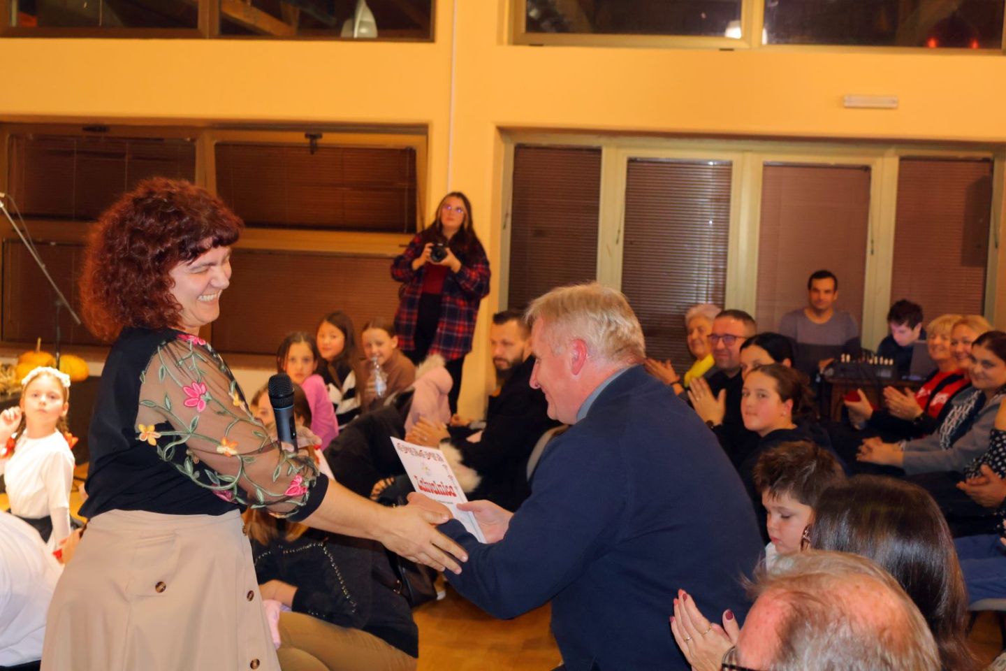 DJEČJI FOLKLORNI SUSRETI Rasplesani mališani iz Međimurja osvojili Žiškovec! (9)