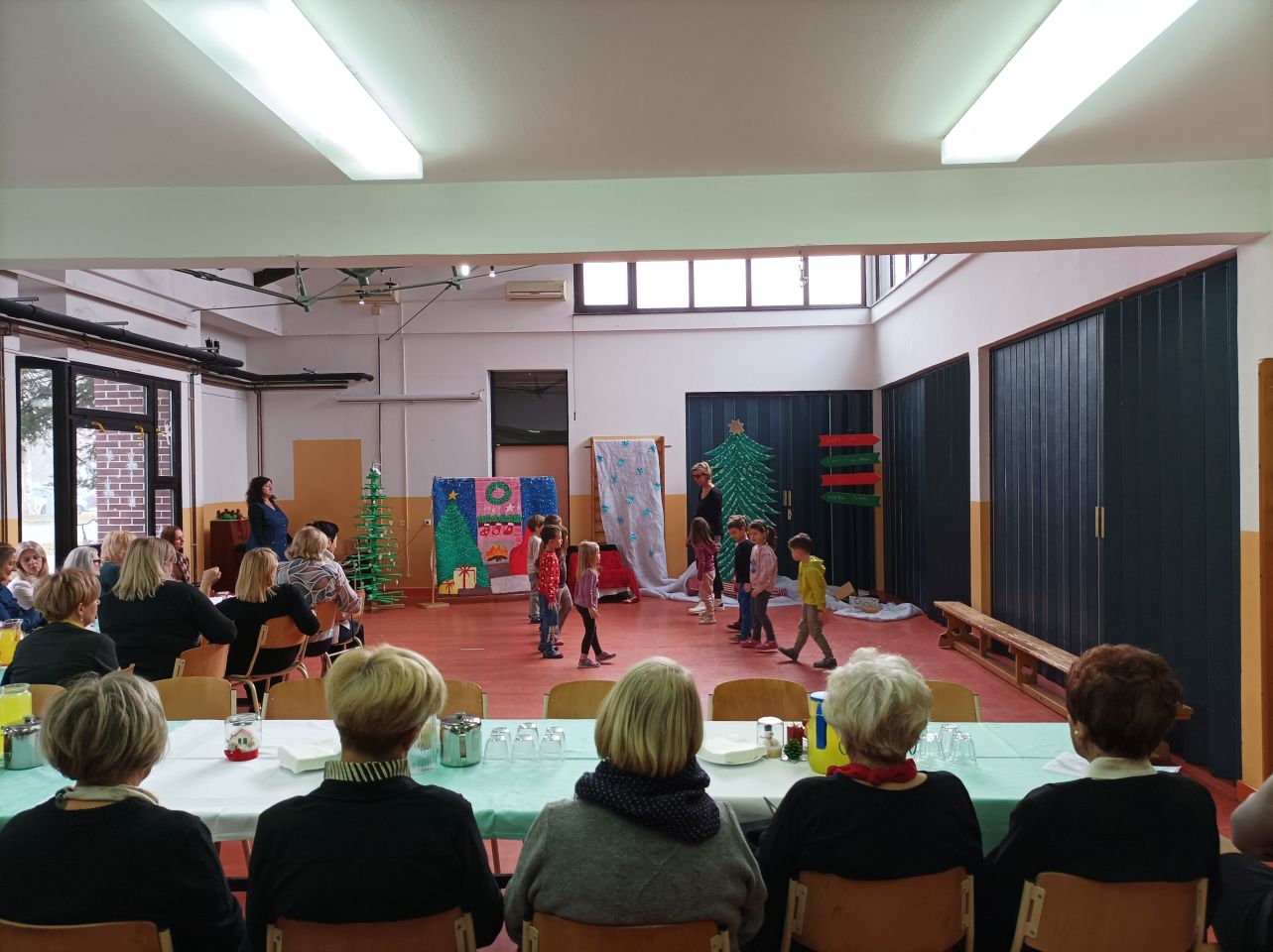 DJEČJI VRTIĆ CIPELICA Blagdansko druženje i susret s umirovljenicima (2)