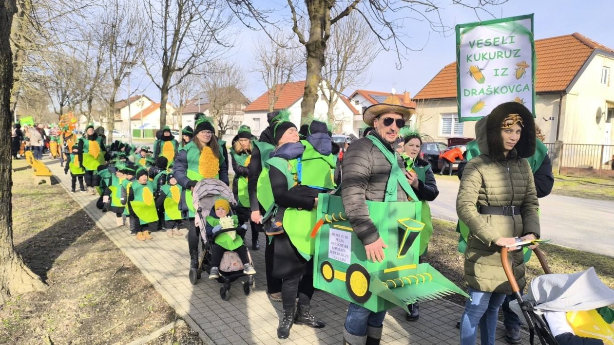 DJEČJI VRTIĆ FIJOLICA – fašnik (3) DJEČJI VRTIĆ FIJOLICA – fašnik (3)