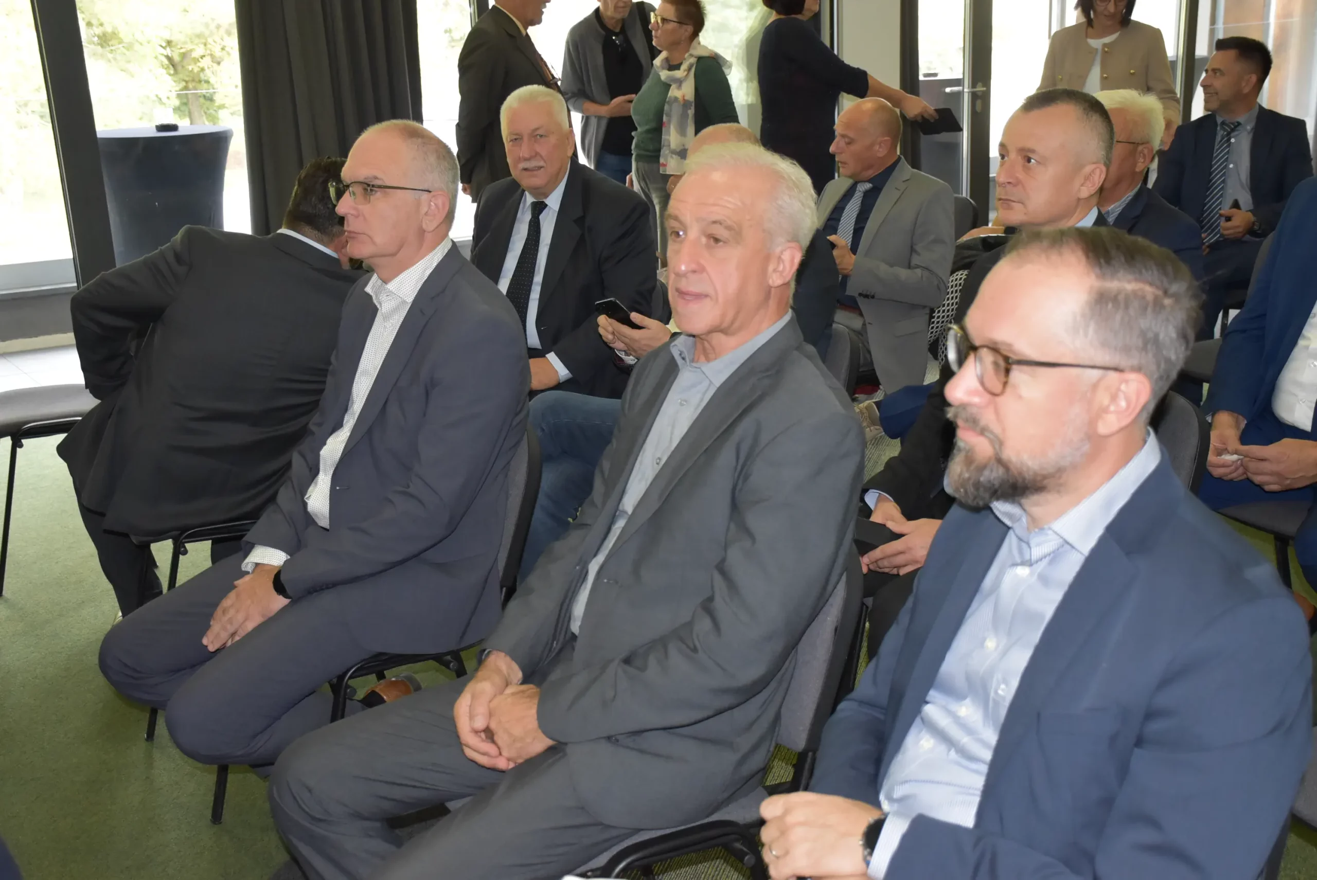 DODJELA PLAKETA Zlatna kuna skočila u ruke Kometu, Cetitecu i O.M.T (1) DODJELA PLAKETA Zlatna kuna skočila u ruke Kometu, Cetitecu i O.M.T (1)