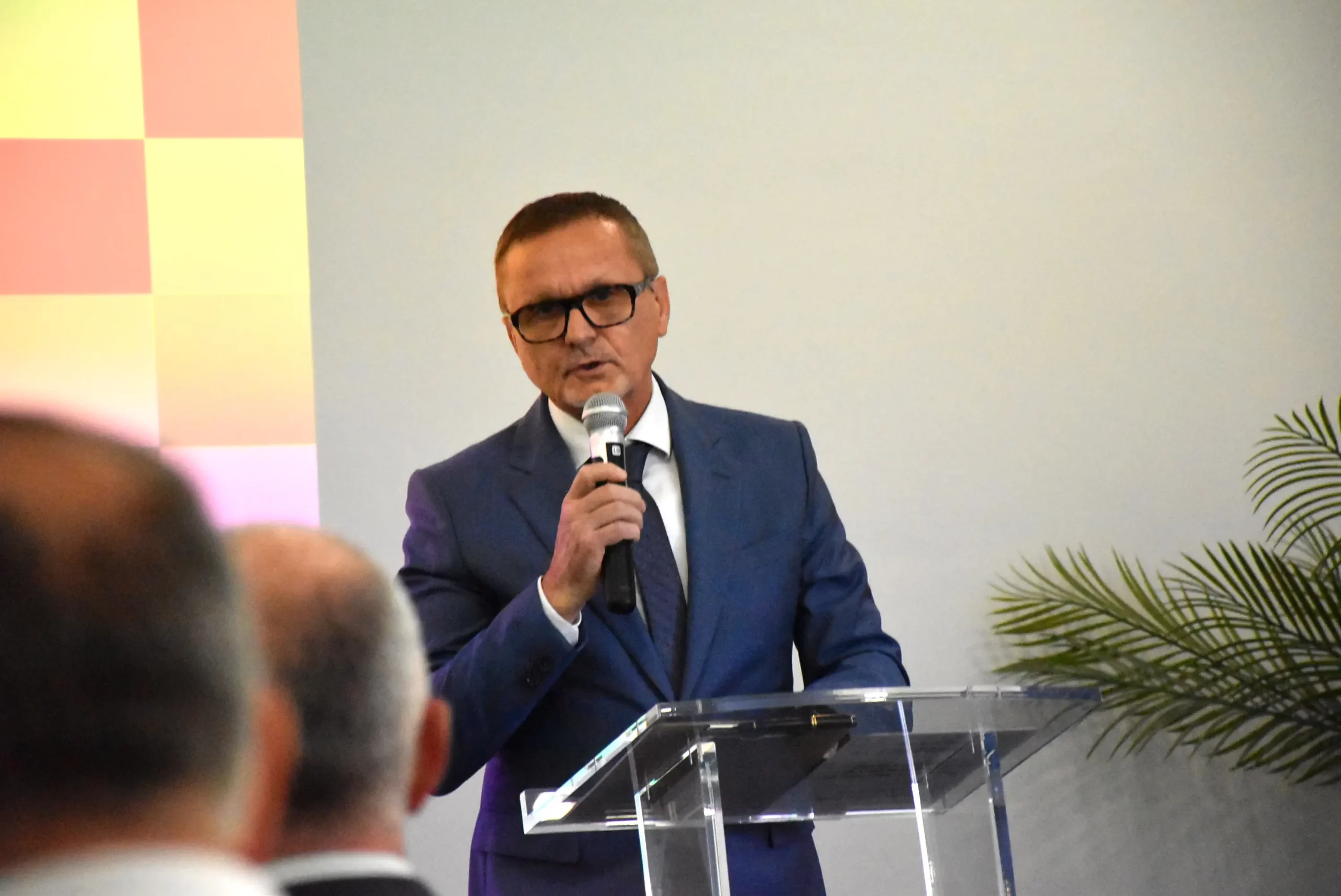 DODJELA PLAKETA Zlatna kuna skočila u ruke Kometu, Cetitecu i O.M.T (3) DODJELA PLAKETA Zlatna kuna skočila u ruke Kometu, Cetitecu i O.M.T (3)