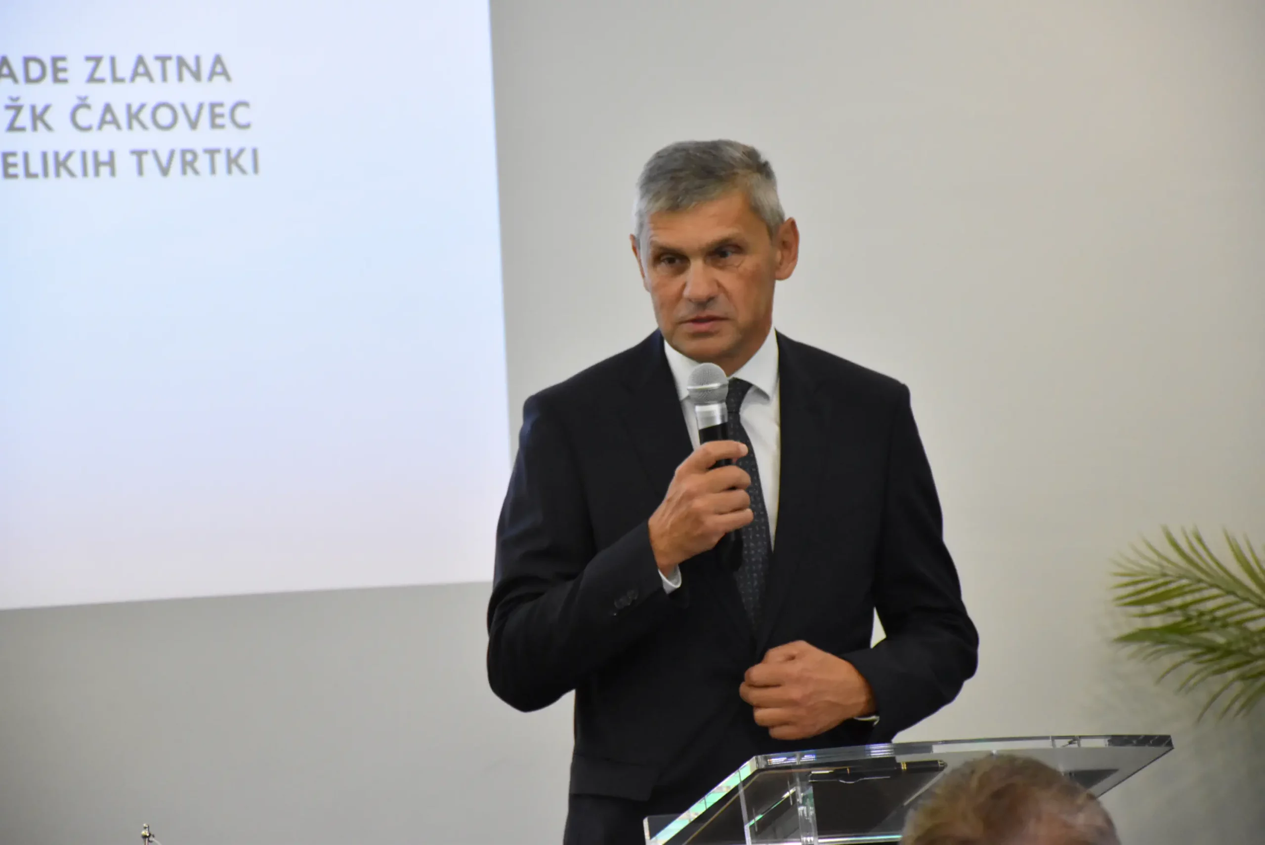 DODJELA PLAKETA Zlatna kuna skočila u ruke Kometu, Cetitecu i O.M.T (9) DODJELA PLAKETA Zlatna kuna skočila u ruke Kometu, Cetitecu i O.M.T (9)