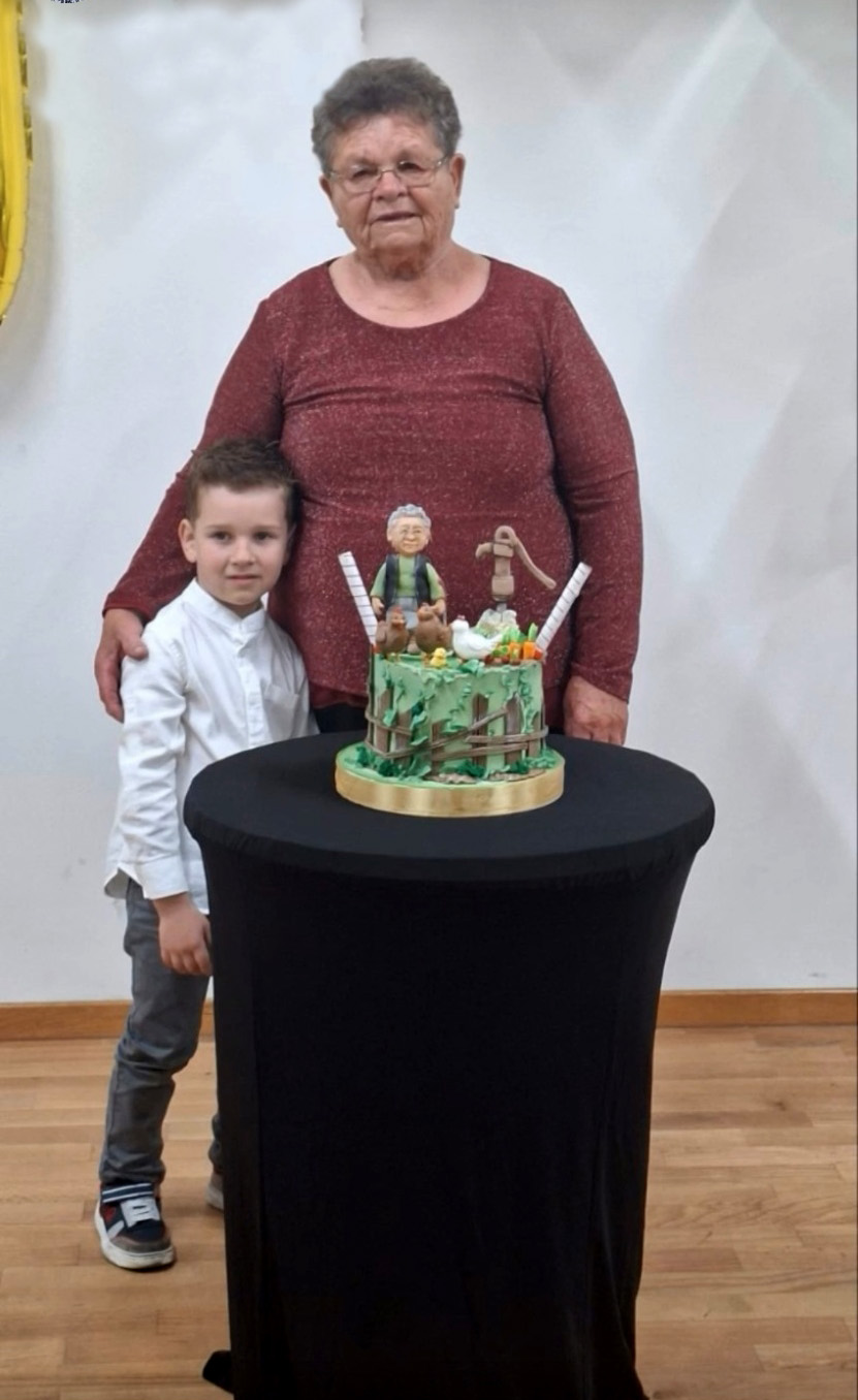 DOMAŠINEC Amalija Haček (1)