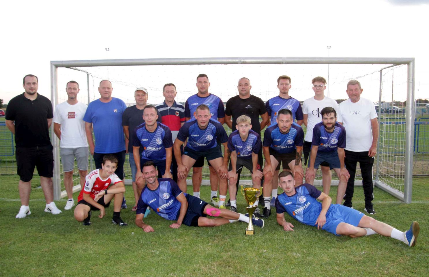 DOMAŠINEC Gornji kraj pobjednik uličnog turnira, a Luka Marodi najbolji igrač večeri (8) DOMAŠINEC Gornji kraj pobjednik uličnog turnira, a Luka Marodi najbolji igrač večeri (8)