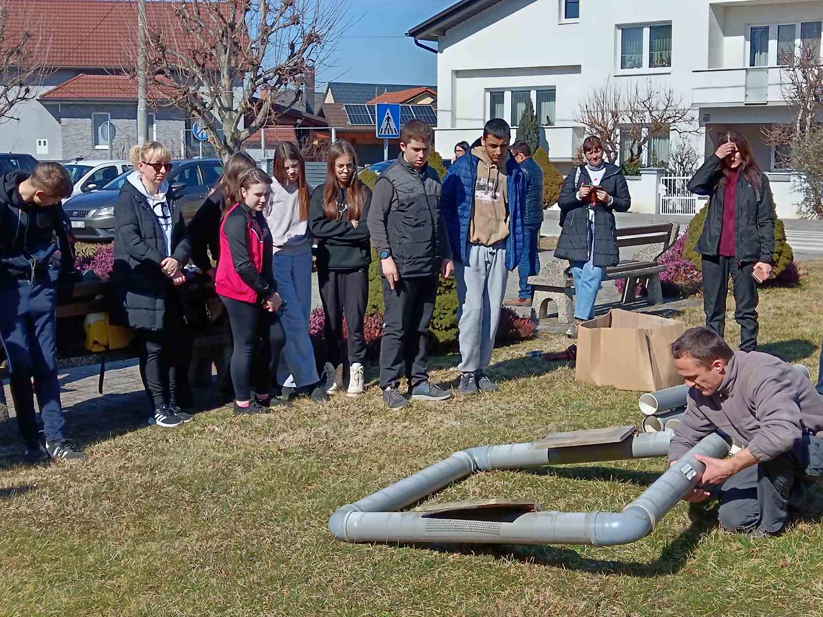 DONJA DUBRAVA Učenici izradili sunčališta za kornjače u sklopu projekta „Zajednica škola“ (5)