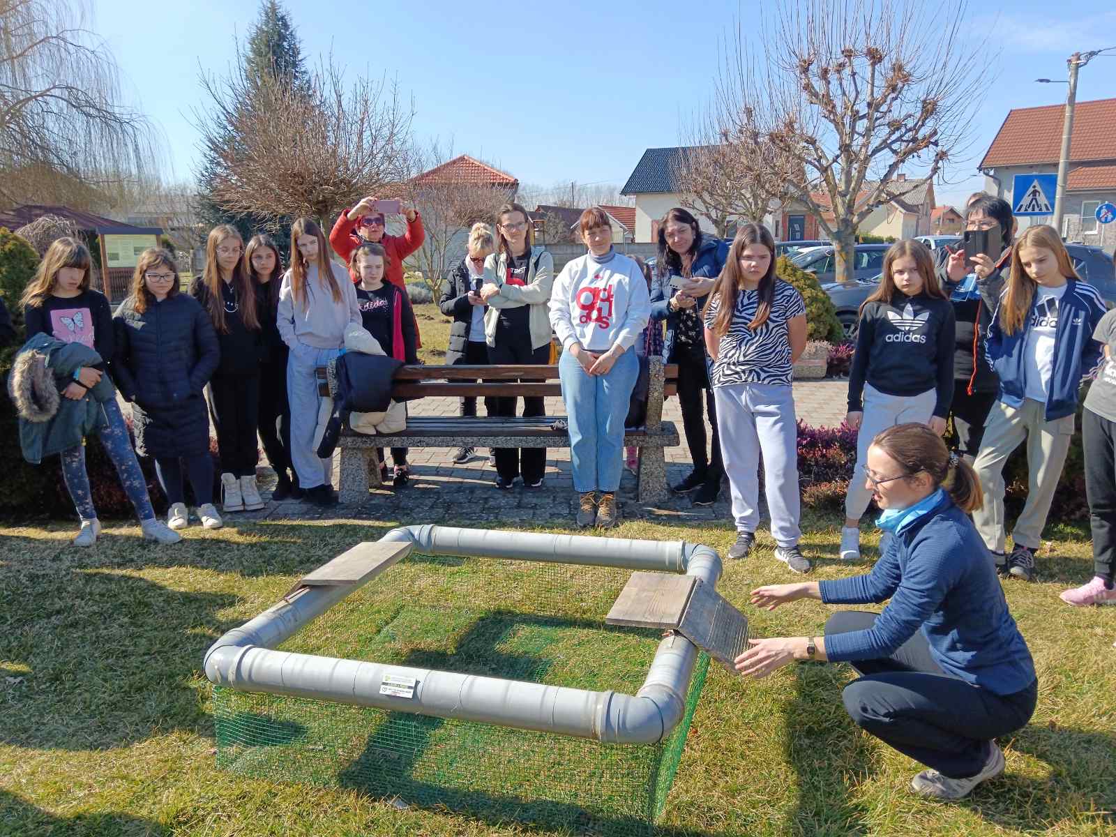 DONJA DUBRAVA Učenici izradili sunčališta za kornjače u sklopu projekta „Zajednica škola“ (5)