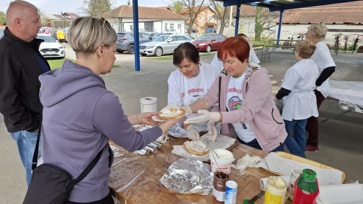 DONJA DUBRAVA humanitarni teniski turnir (10) DONJA DUBRAVA humanitarni teniski turnir (10)