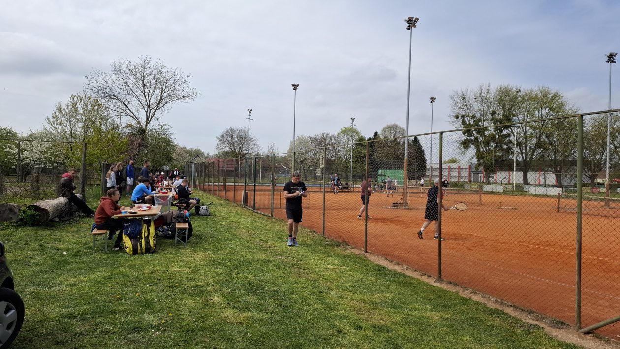 DONJA DUBRAVA humanitarni teniski turnir (11) DONJA DUBRAVA humanitarni teniski turnir (11)